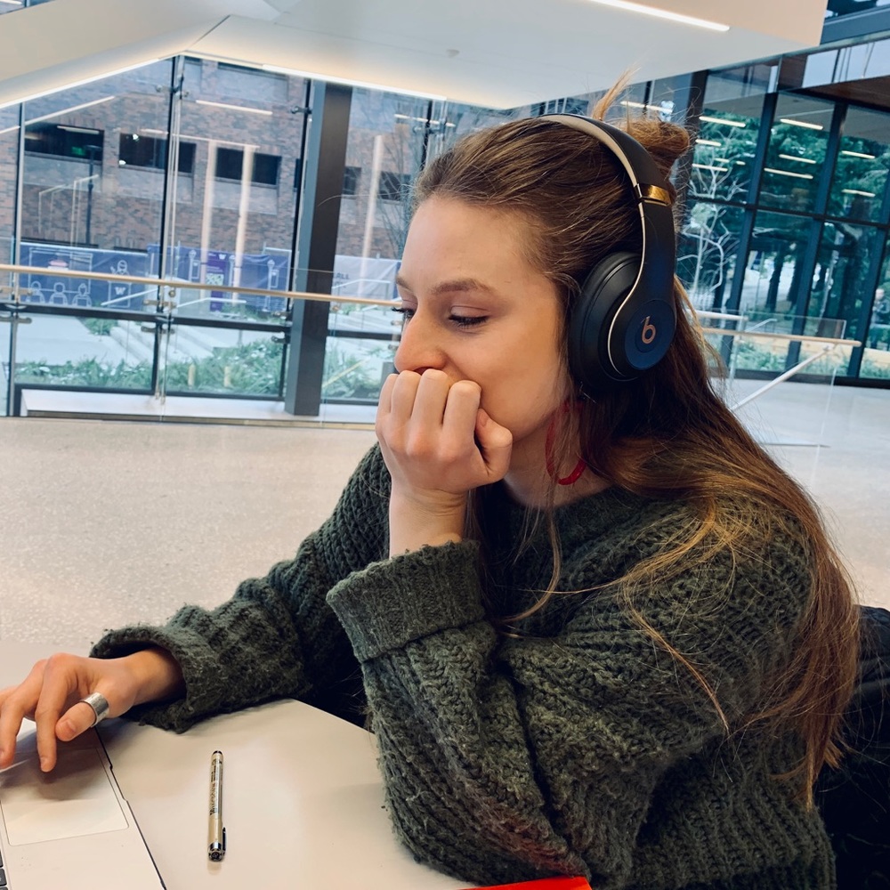 Meet your Posher, Niki